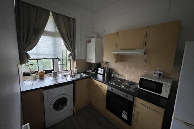 Flat to rent in Dane Road, Margate