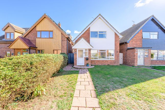 3-bed detached on 12 Mayfield Way, Stowmarket, £325,000