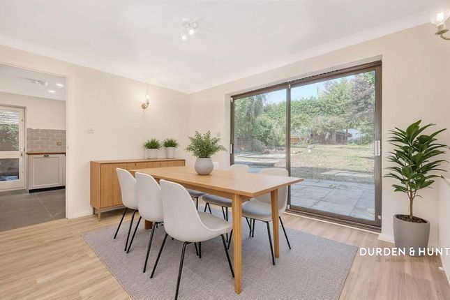 5 Kynance Close, Romford photo 3