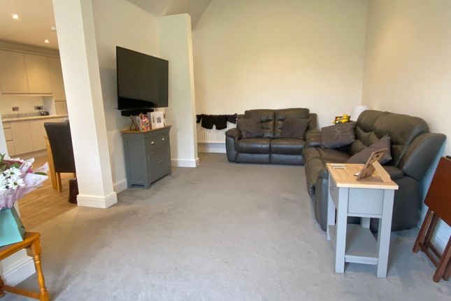 Hassell End, Chestnut Avenue, Frinton-on-Sea photo 2
