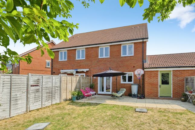 3, Jay Drive, Salisbury photo 2