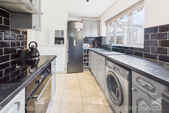 11, Ulverston Avenue, Doncaster photo 2
