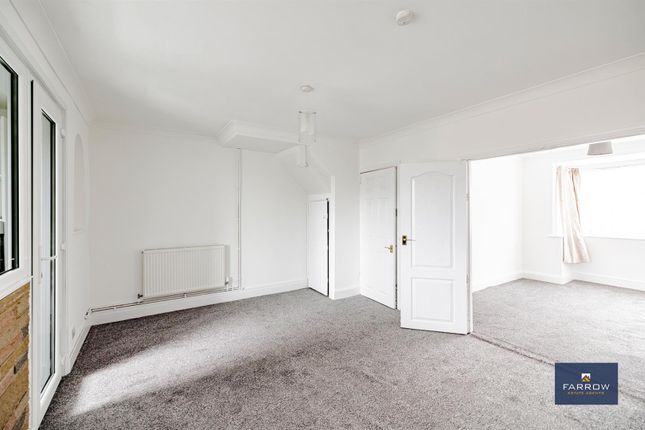 22, Clarendon Road, Grimsby photo 4