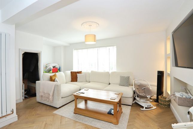 31, Bryntirion, Caerphilly photo 2