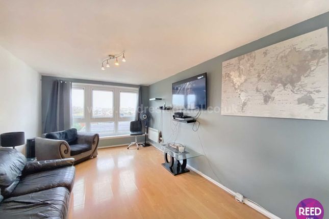 16 Brecon Flats, Salisbury Ave, Westcliff On Sea photo 3