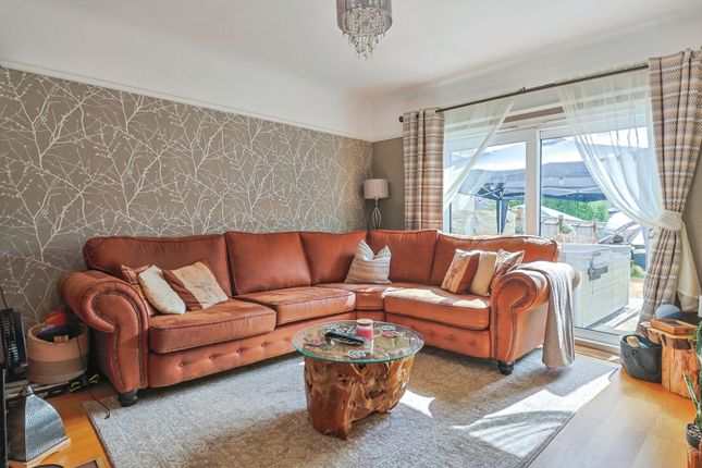 6, Muscliffe Lane, Dorset photo 4