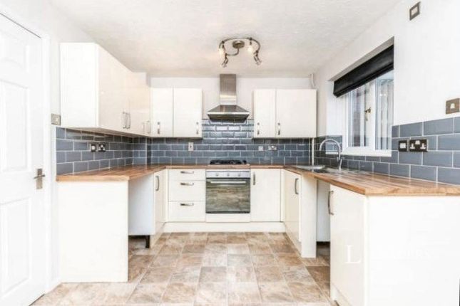 2, Heron Close, Loughborough photo 2