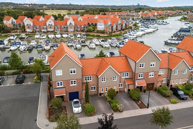 3, Marina Court, Burton Waters, Lincoln photo 4