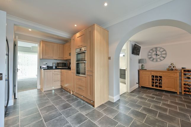 87 Hangar Ruding, Watford photo 4