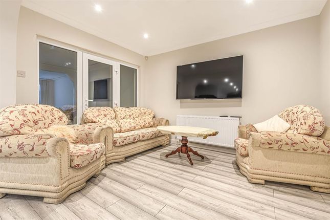 63, Cranford Drive, Hayes photo 2
