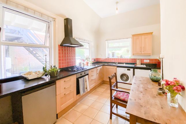 9 Merivale, Chowns Hill, Hastings photo 2