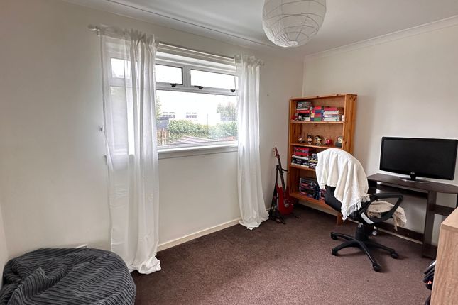 End terrace house for sale in Currieside Avenue, Shotts
