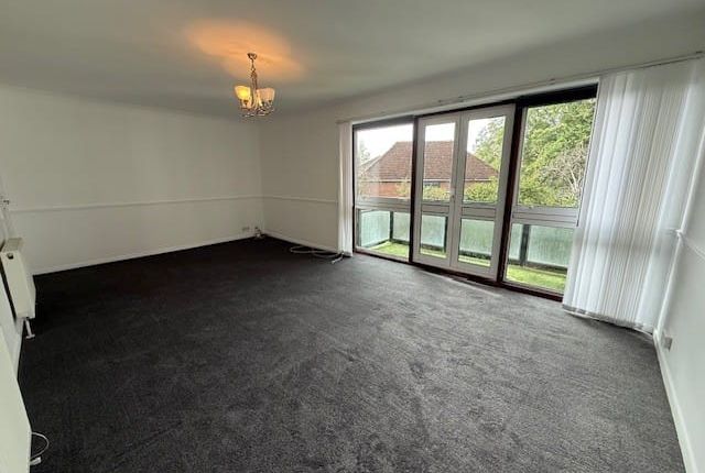 63 West End Court, West End Lane, Stoke Poges photo 2