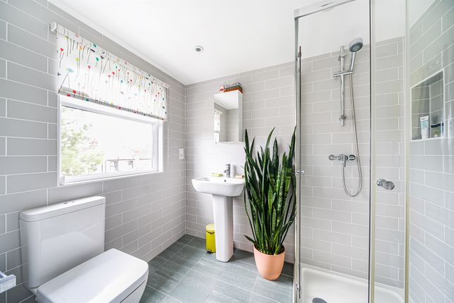 Terraced house for sale in Cornwall Avenue, London