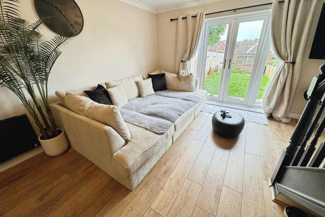 3, Peacock Court, Leeds photo 2