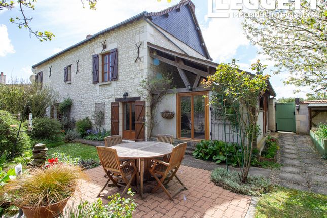 Villa for sale in Champigny-Sur-Veude, Indre-Et-Loire, Centre-Val De Loire