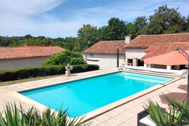 Country house for sale in Nanteuil-En-Vallée, Charente, France - 16700