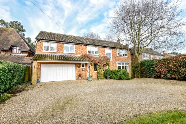 Thumbnail Detached house for sale in Chipperfield Road, Kings Langley
