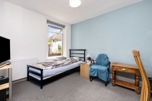 19 Archibald Road, Worthing photo 5