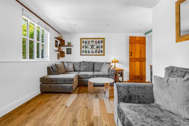 9 Highfield Farm, Mangrove Lane, Hertford photo 4
