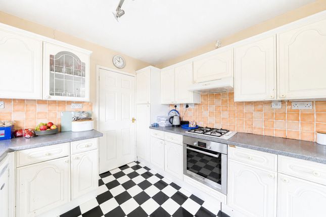 10 Heston Grove, Bognor Regis photo 2