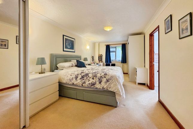 1 Herland Court, Herland Road, Helston photo 4