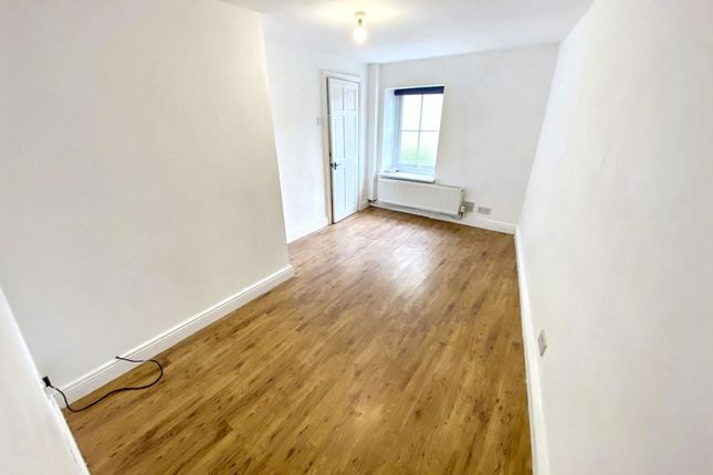 Bridge Cottage, Watling Street, Consett photo 4