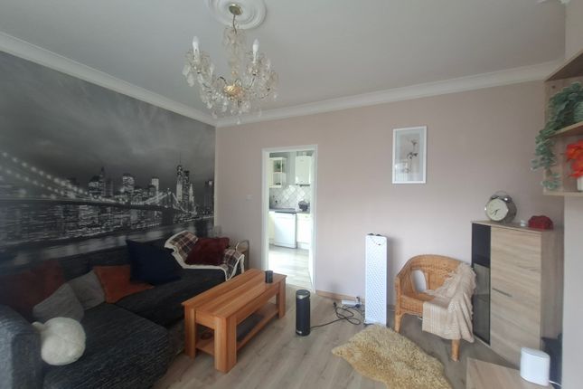 53, Hempdyke Road, SCUNTHORPE photo 2