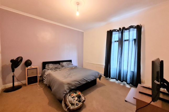 53, Darlington photo 5