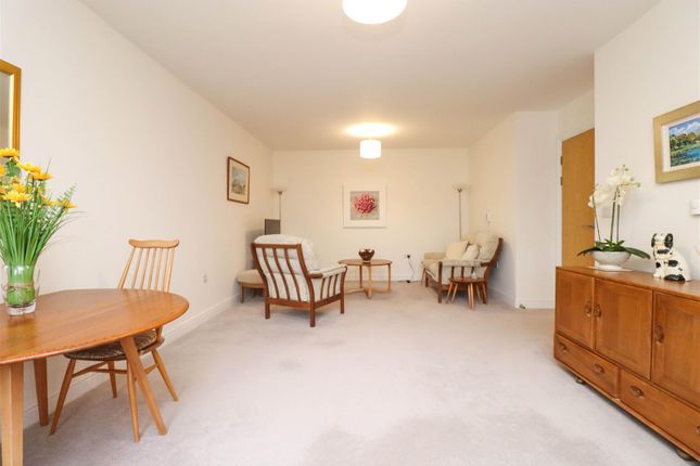 64 Keble Court, Redfields Lane, Fleet photo 2