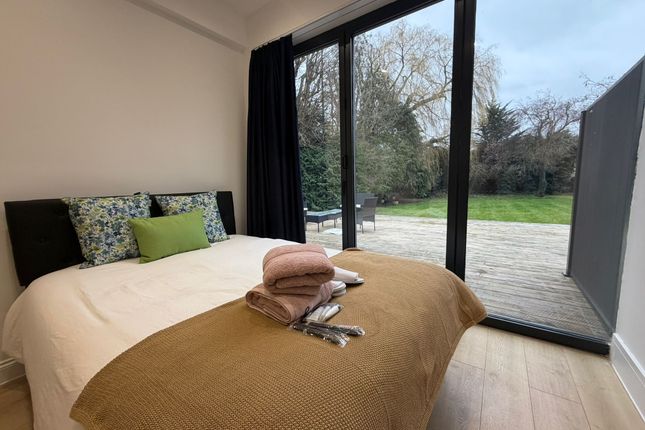 13 , The Bishops Avenue, London photo 4