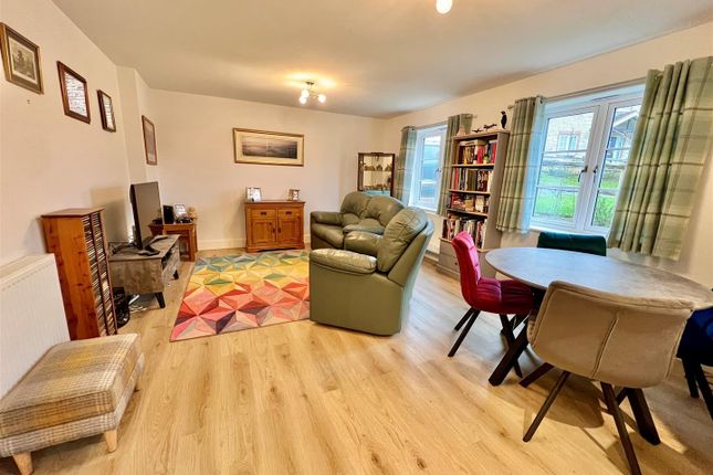 13, William Fox Avenue, Brighstone photo 4