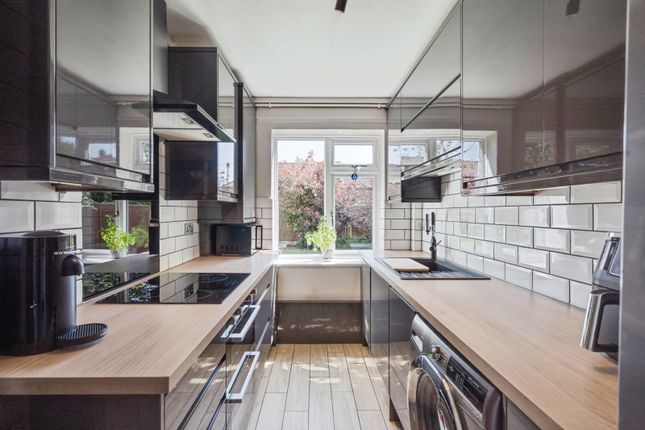 21, Withins Close, Lancashire photo 4