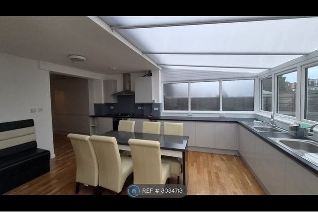 Salisbury Avenue, Barking photo 2