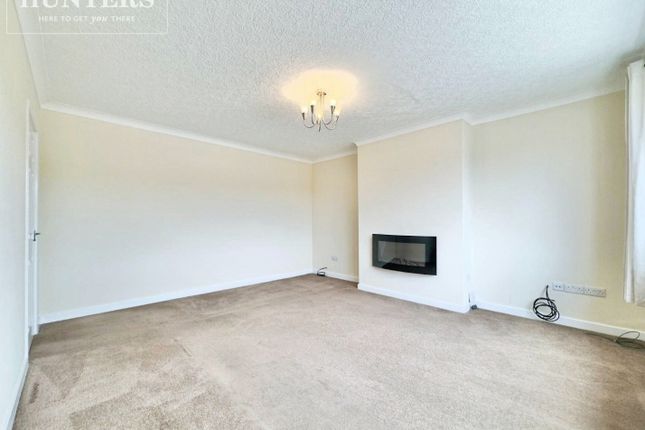 5, Applehaigh View, Barnsley photo 3