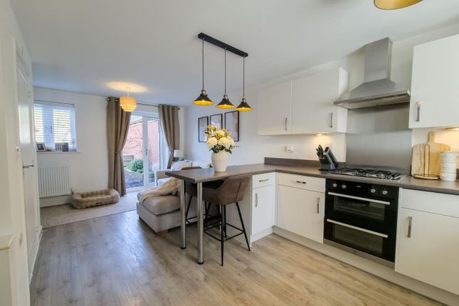 95, Hexham Street, Towcester photo 3