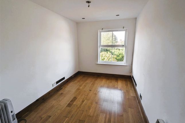 Flat for sale in Paxton Road, Forest Hill, London