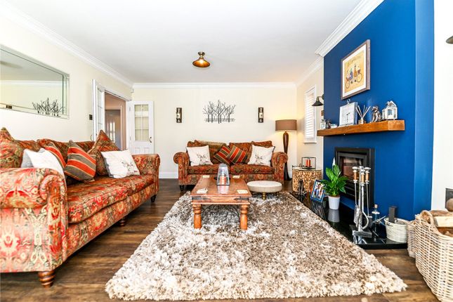 18, Willow Walk, New Milton photo 2