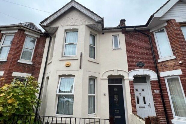 Room to rent in 4 Thackeray Road, Southampton