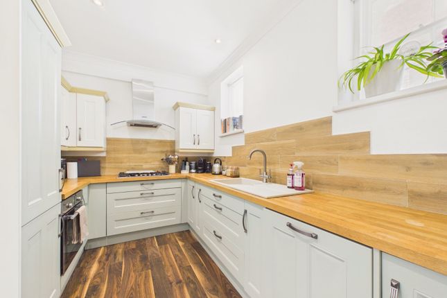 Garden Flat, 12, Earls Avenue, Kent photo 3