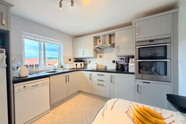 5 Newby Farm Court, Scarborough photo 3