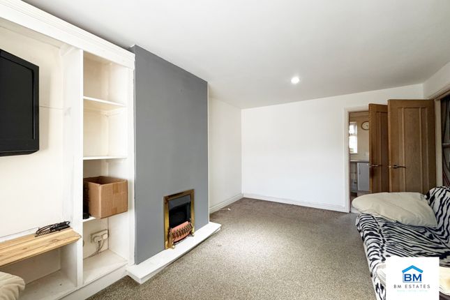 28, Julian Road, Leicester photo 2