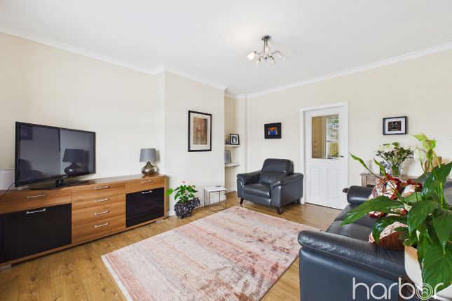 92 Cathcart Road, Rutherglen, South Lanarkshire photo 2