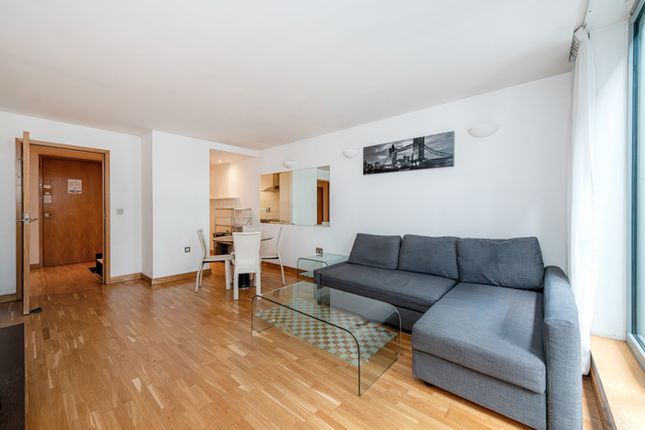 Apt 4, Saffron Hill, London photo 4