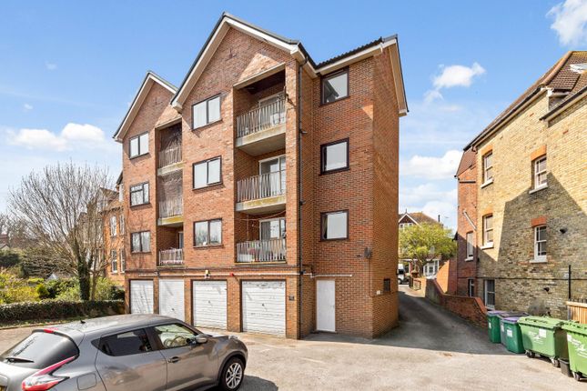Flat 4 Wiltie Court, 12-14, Wiltie Gardens, Kent photo 2