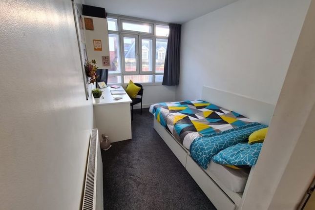 Room to rent in Ensuite Room, Sangha House, Newarke Street, Leicester