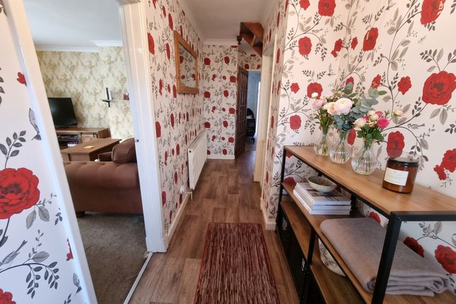 95, Thearne Lane, Beverley photo 2
