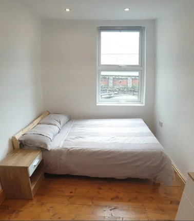 Room to rent in Sclater Street, London