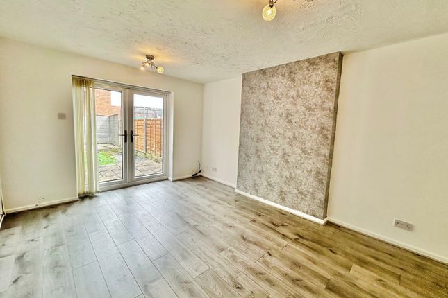 28, Larch Grove, Merseyside photo 4