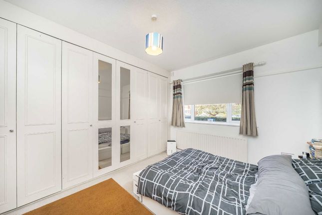Flat 108, Merton Mansions, Bushey Road, London photo 4